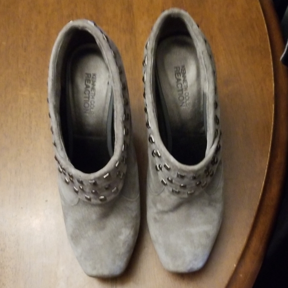 Gray suede leather ankle boots - Picture 2 of 8